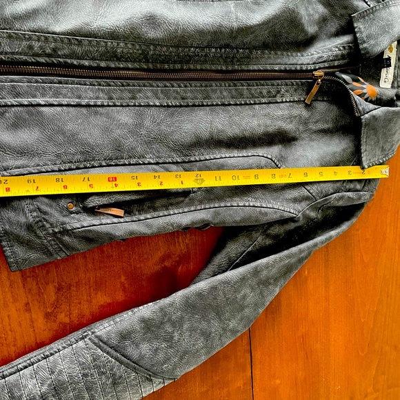 Women’s Montana Co. Jacket - Picture 8 of 10